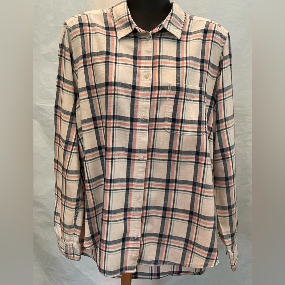 XL American Eagle Boyfriend Cut pink, gray, cream, & blue button down shirt